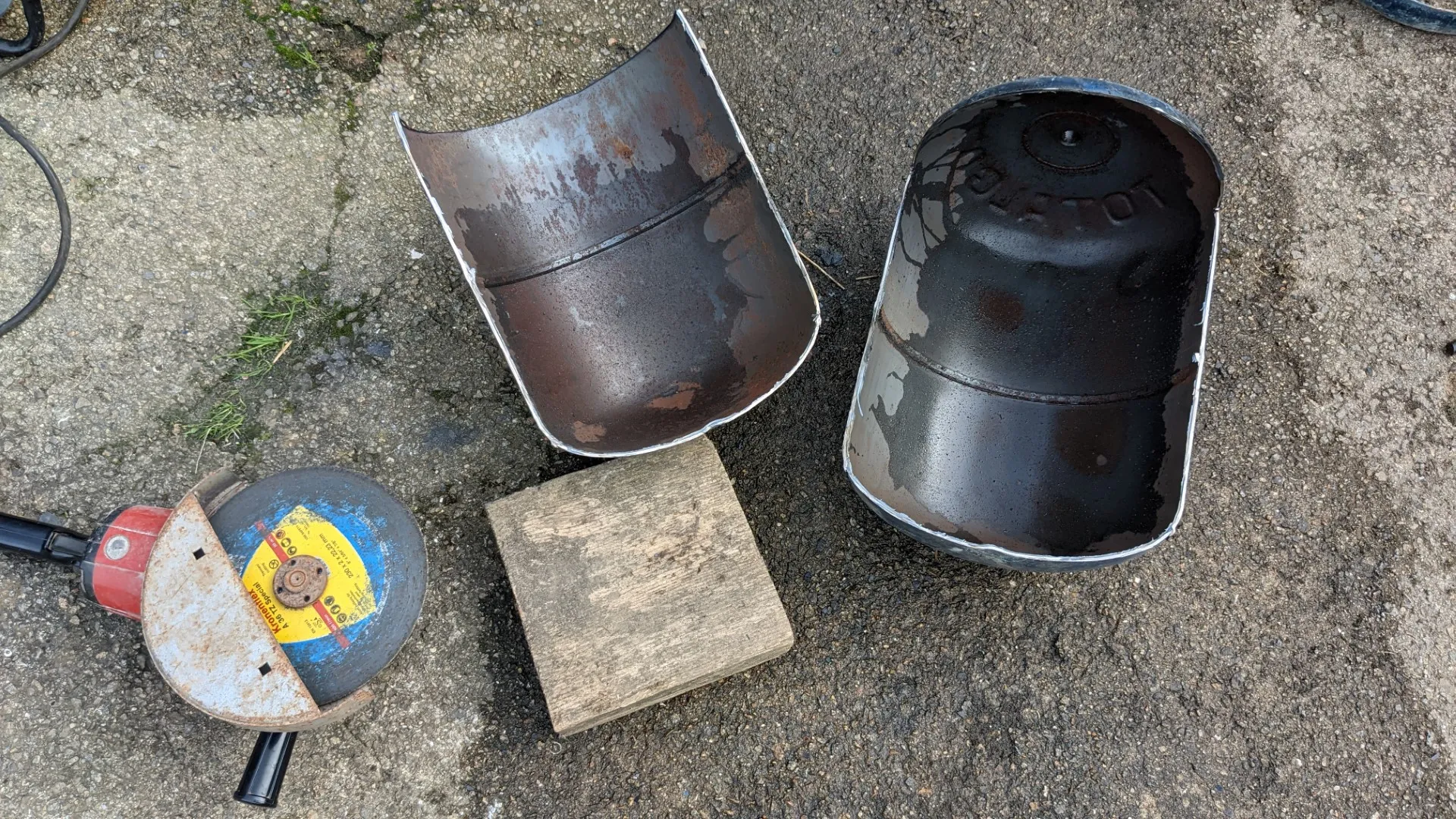 la botella de gas cortada