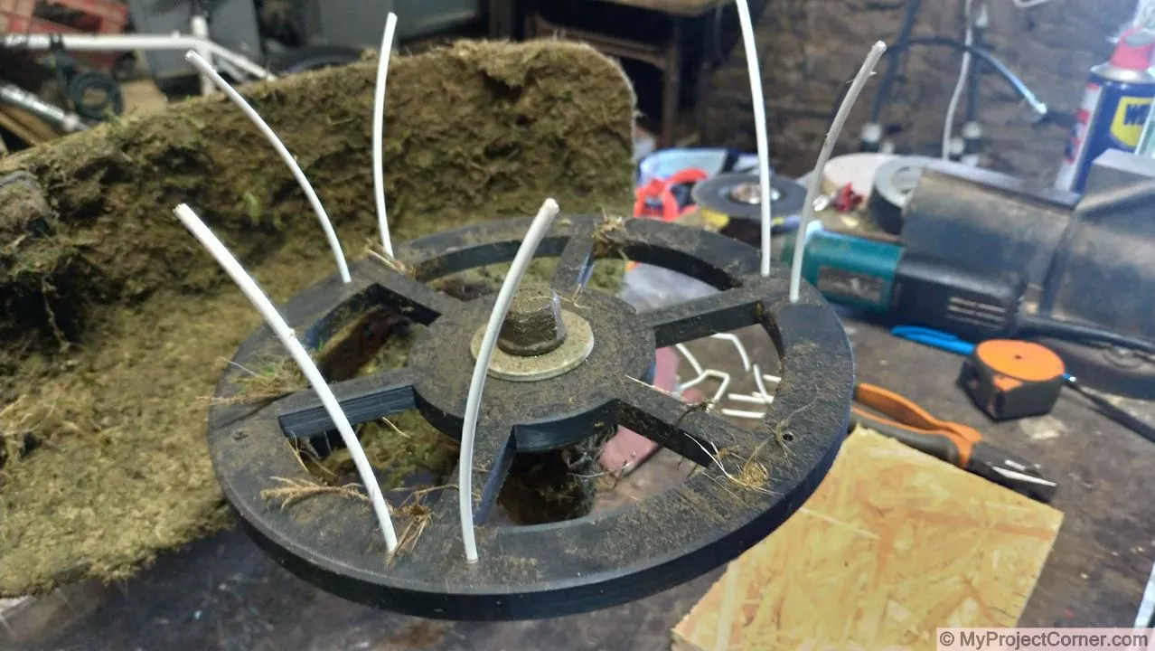 Usando los dientes largos en el escarificador de césped impreso en 3D