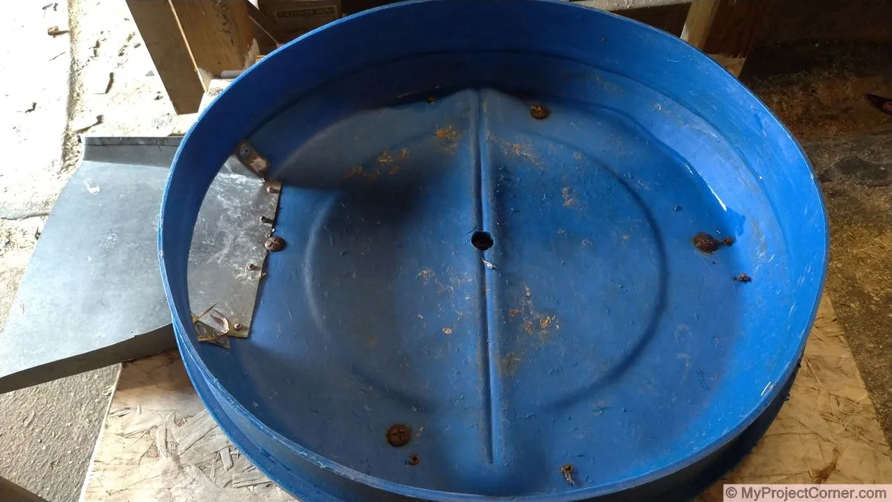 Chute de plumes d'une plumeuse de poulet