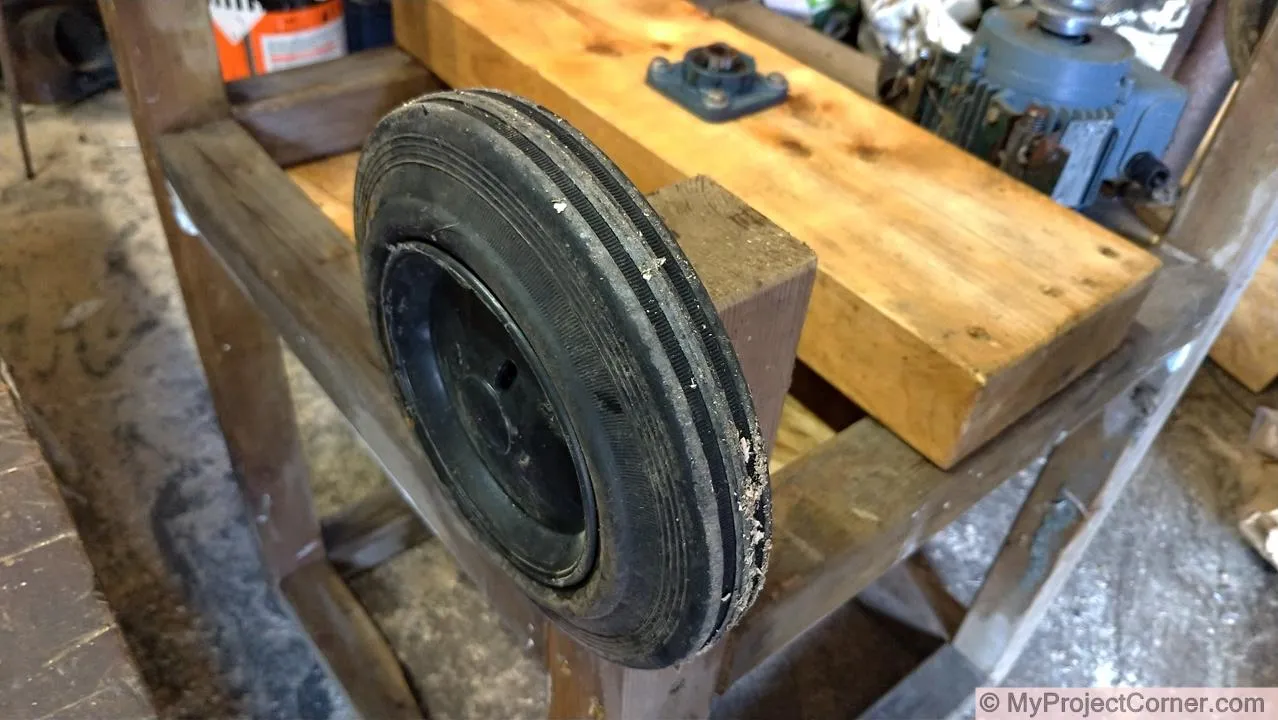 Ajouter des roues à ma plumeuse de poulet