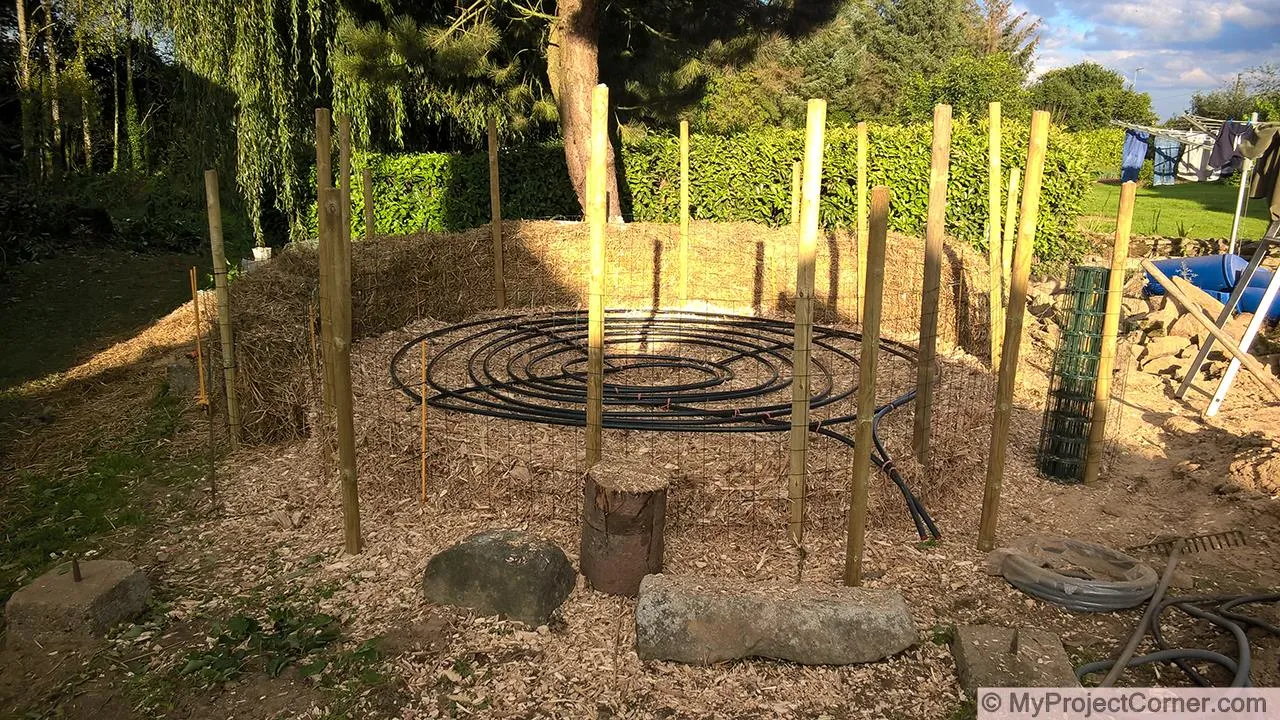 empezando a construir el sistema de calefacción de compost