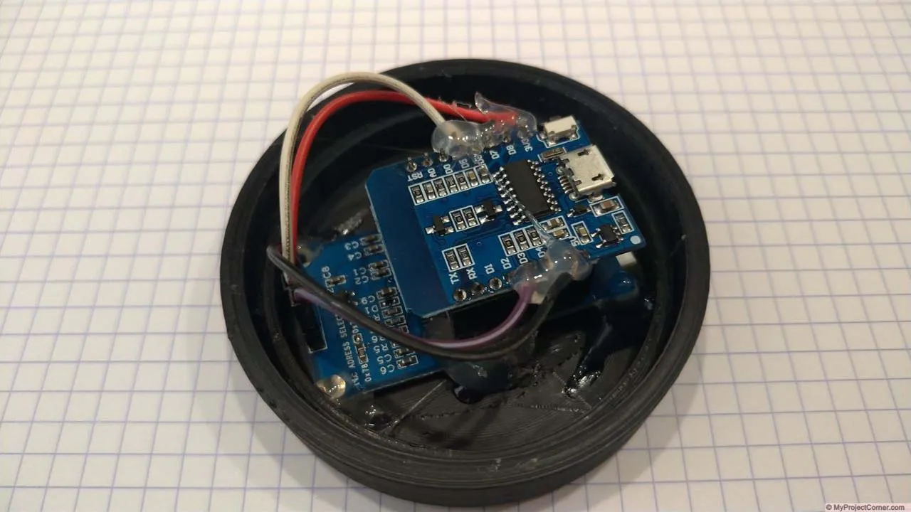 the temp and humidity components in the case