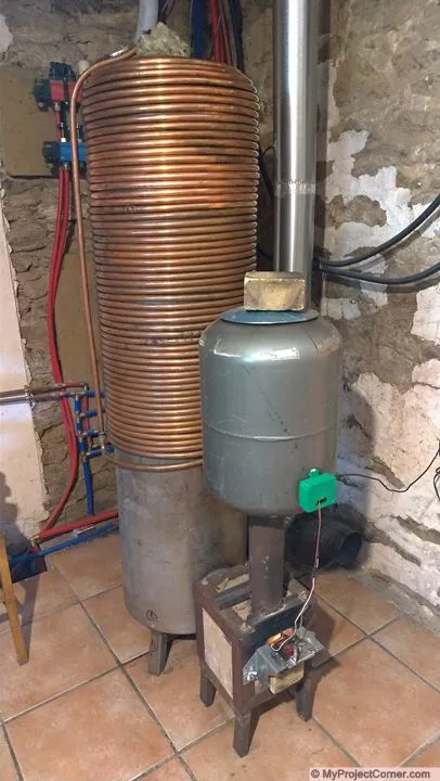 The gravity feed pellet rocket stove in operation