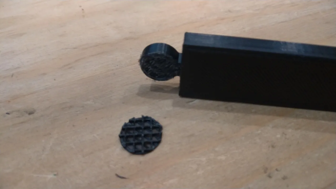 retirer le support du porte-affiche magnétique