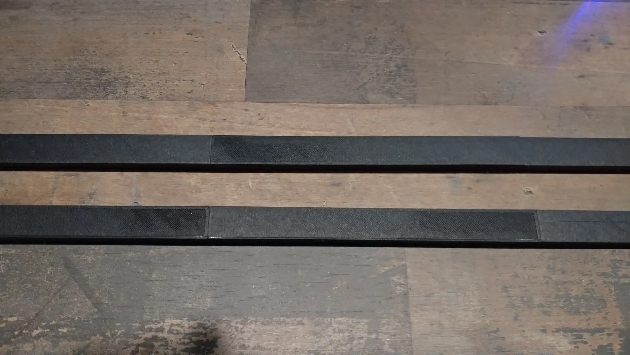 Parties avant collées du porte-affiche magnétique