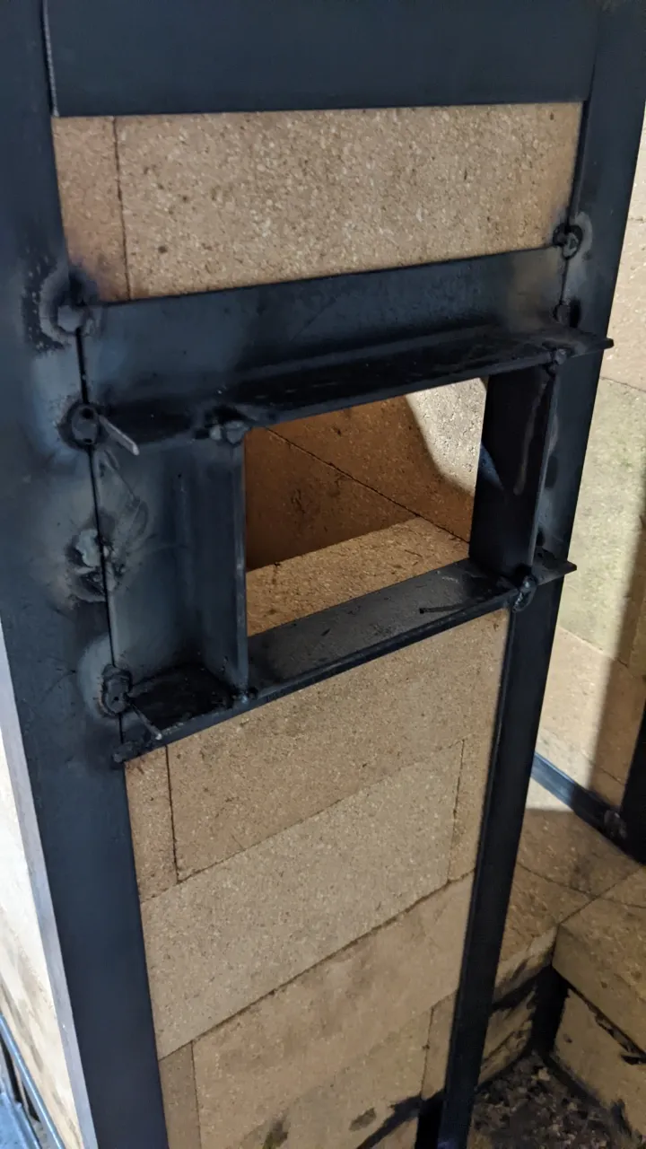 entrée d'air du poêle à fusée