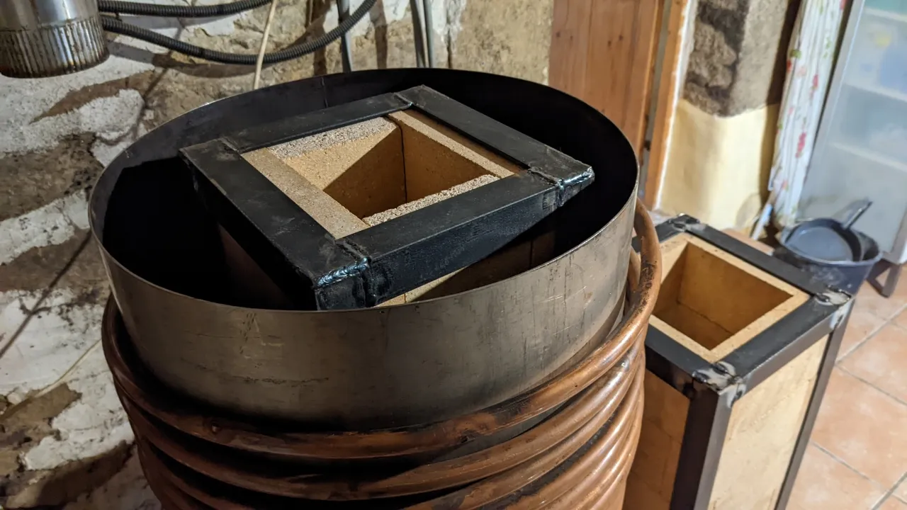 vue sur le haut de la colonne montante du conduit de fumée