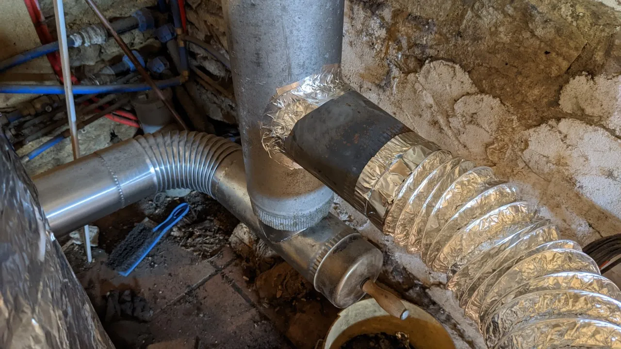 Poêle à fusée avec entrée d'air chauffée