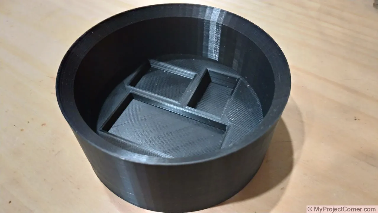 Base impresa en 3D para la lámpara de amanecer lista para montar