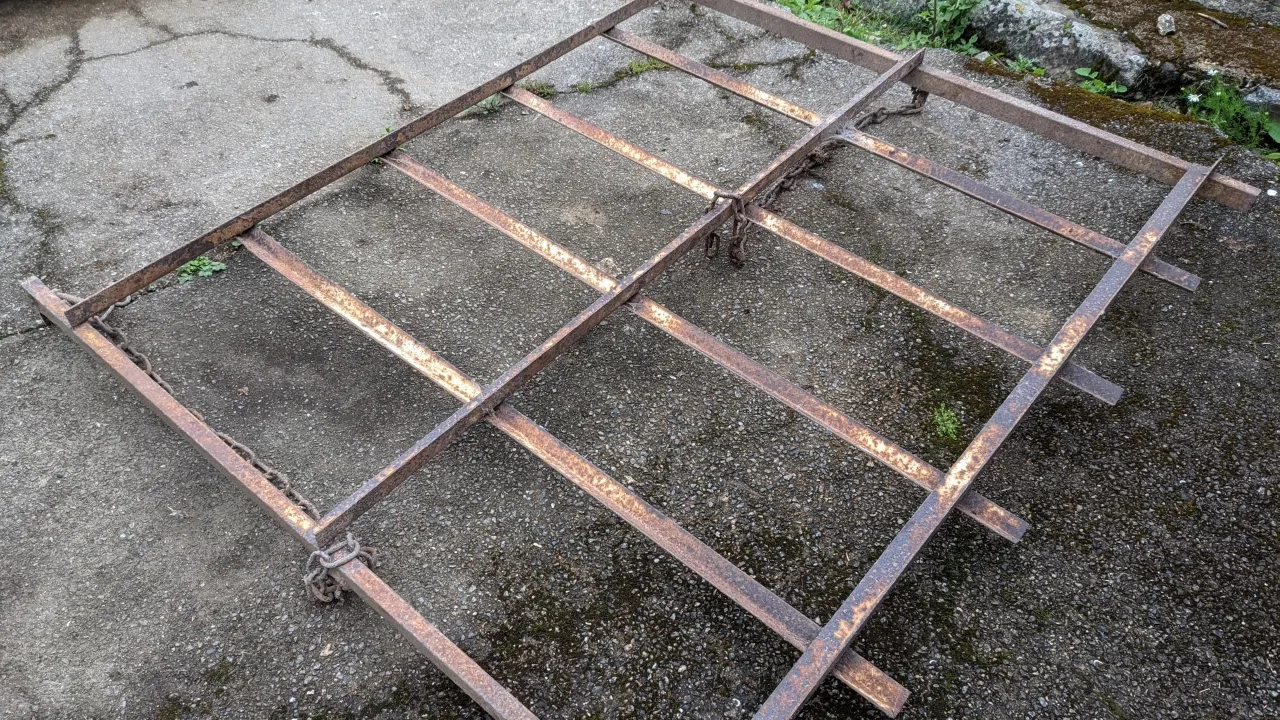 Portabicicletas casero con remolque de coche