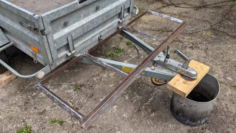 Porte-vélos pour remorque de voiture fait maison