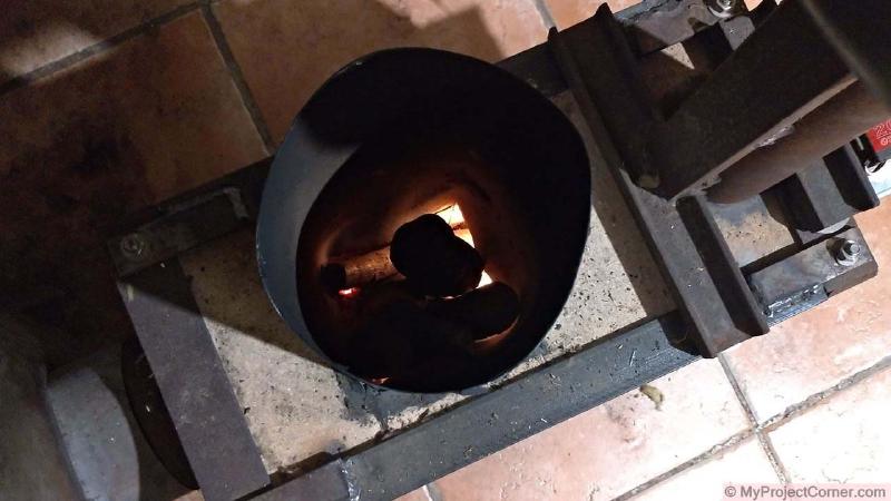 Showing wood burning in Pellet stove