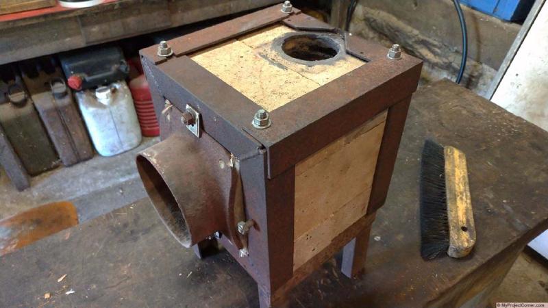 boîte à feu originale d'un poêle à granulés