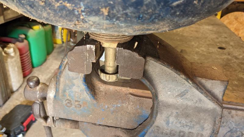 holding the gas bottle in bench vice